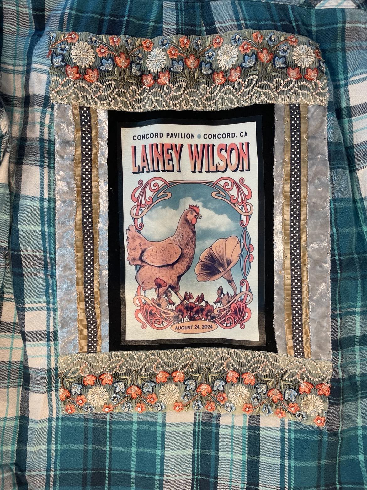 π§‘ Country Chicks & Concord Grit β Lainey Wilson Flannel π