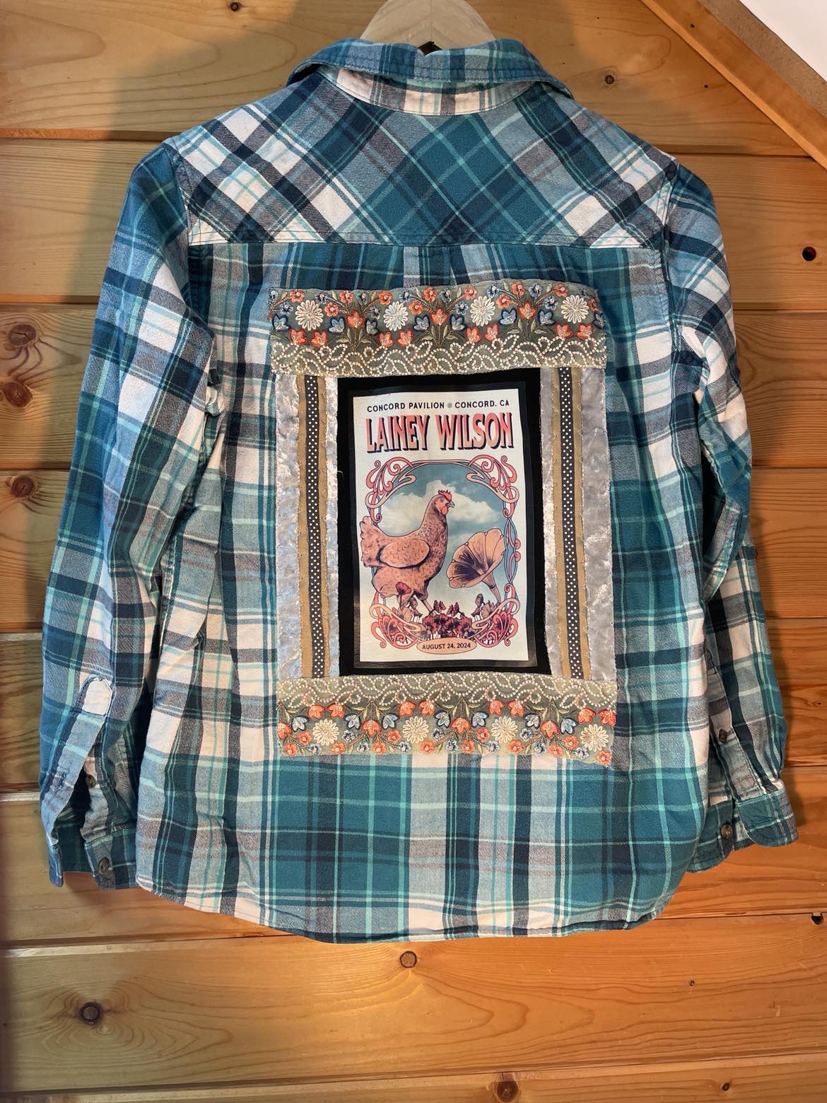 π§‘ Country Chicks & Concord Grit β Lainey Wilson Flannel π