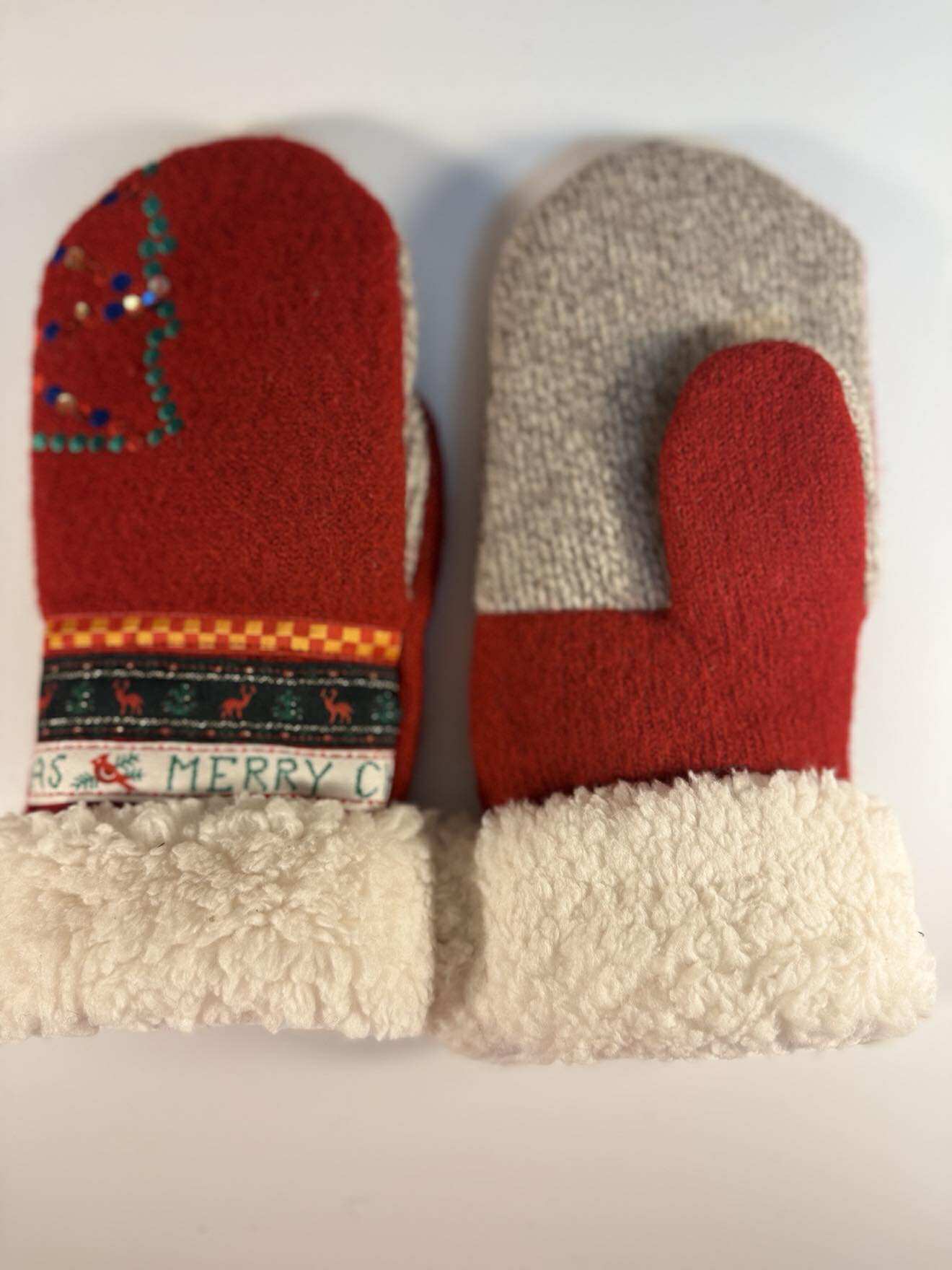 Christmas Mitt 1