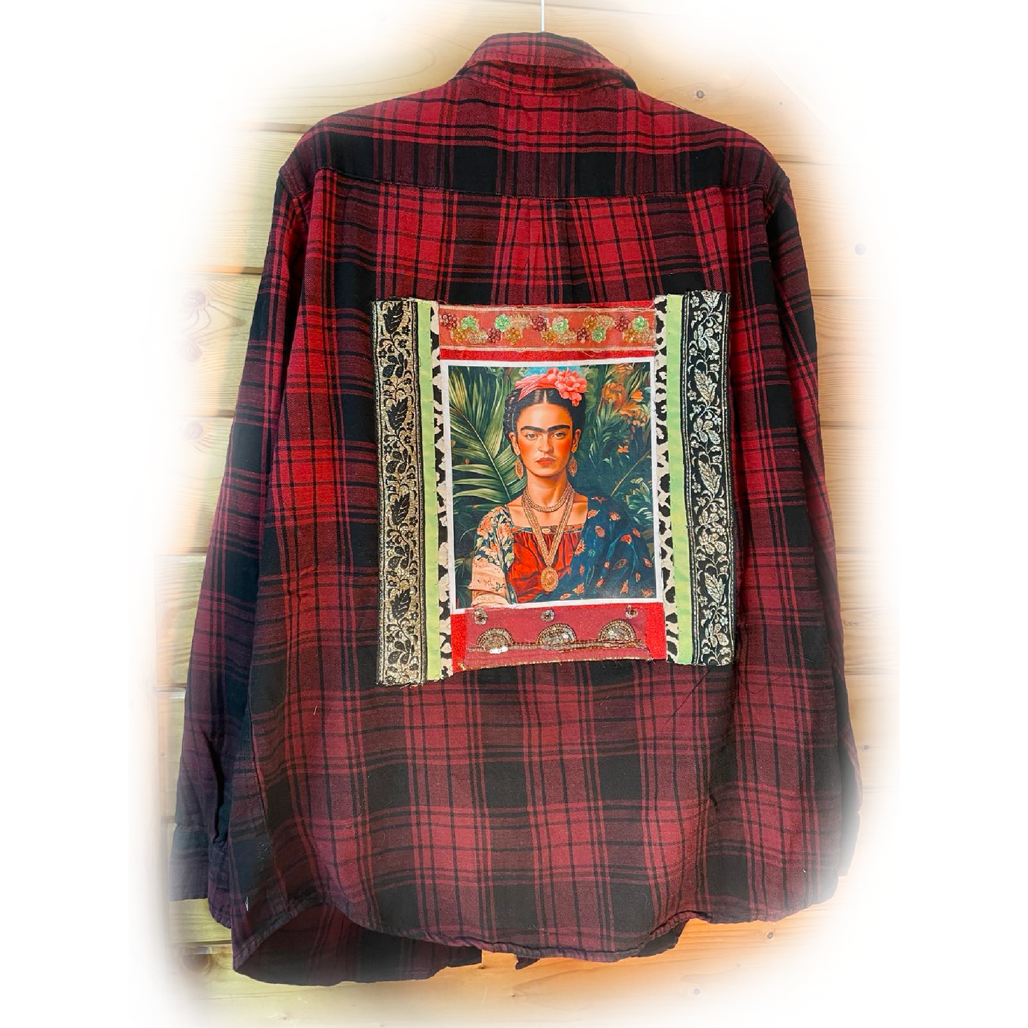 Frida en Rojo – Sacred Stitch in Scarlet Flannel