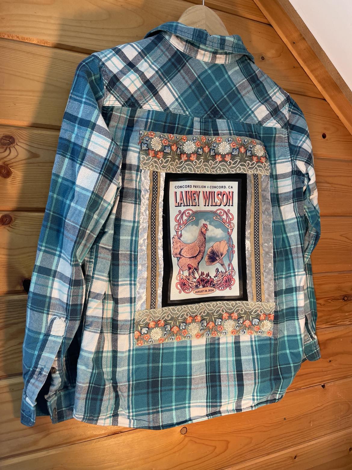 🧡 Country Chicks & Concord Grit – Lainey Wilson Flannel 🐔