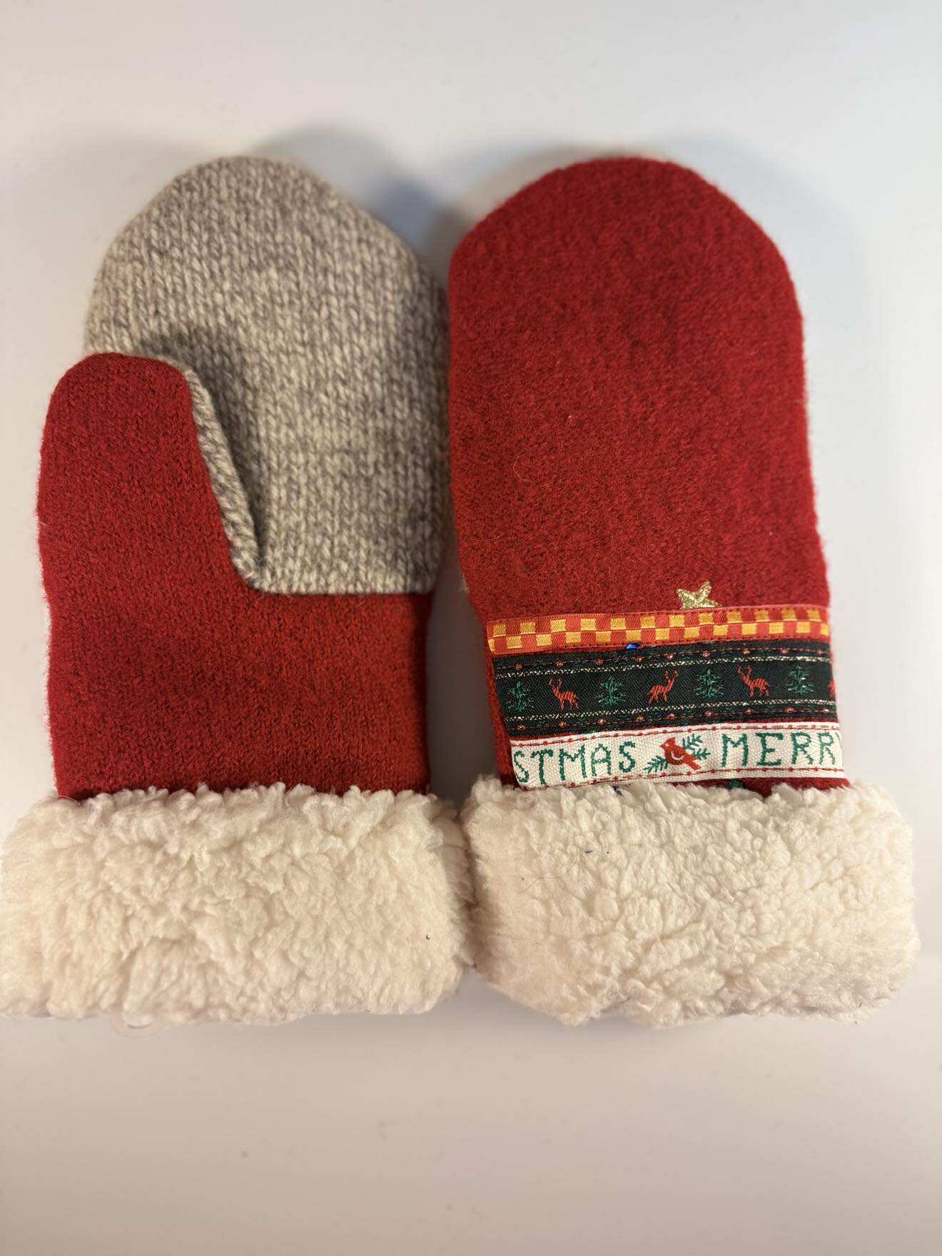 Christmas Mitt 1