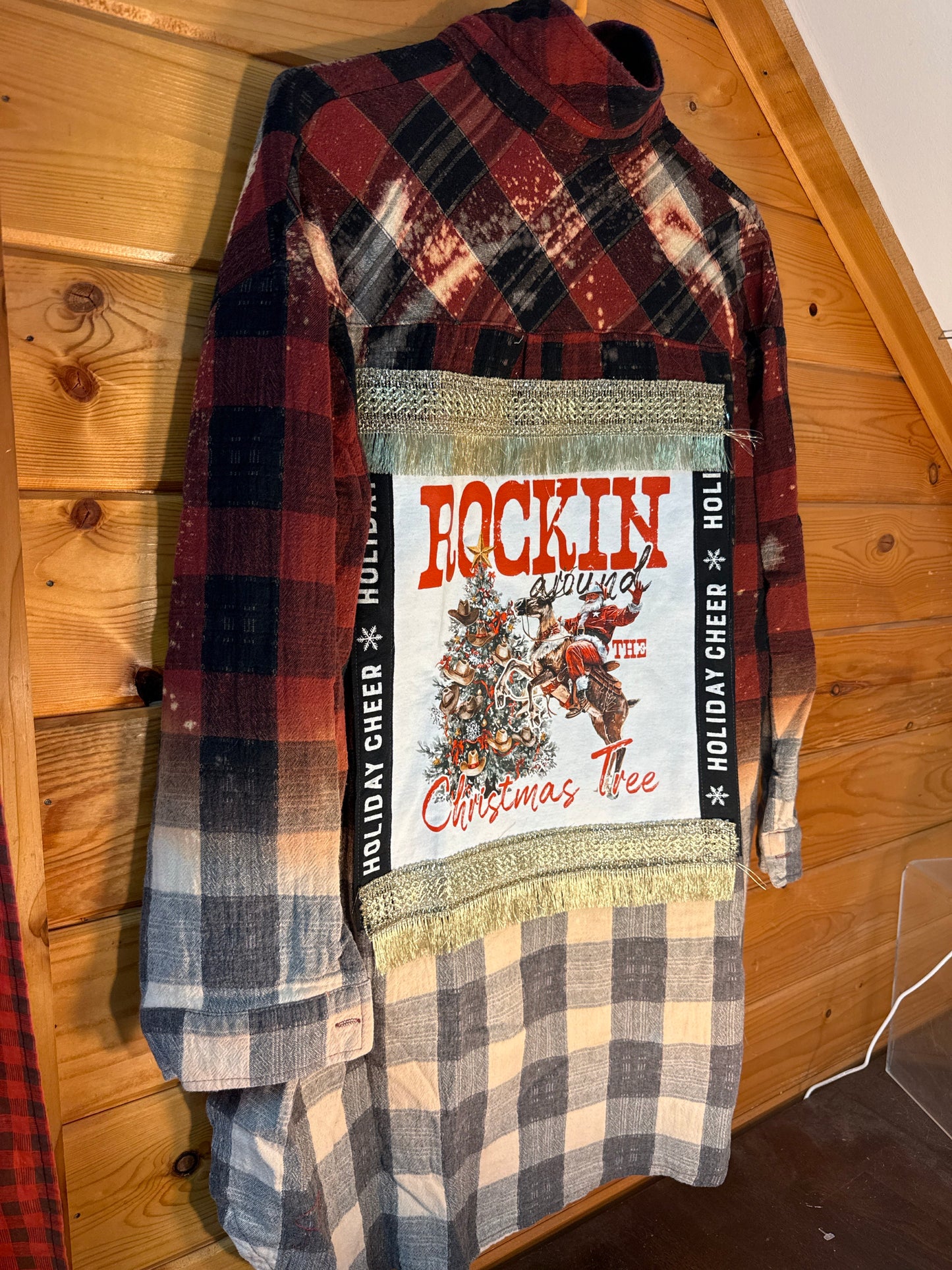 Rockin’ Around Fringe Duster Flannel (Holiday Cheer)